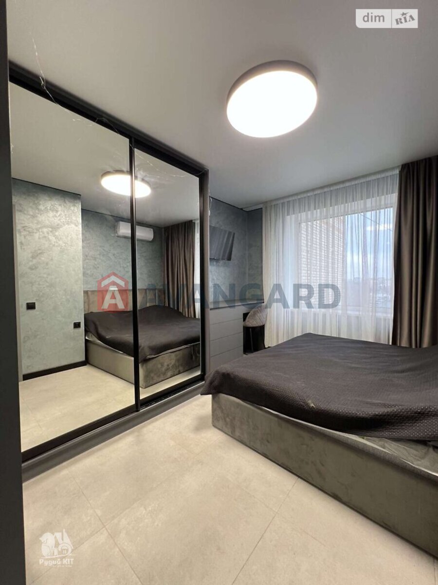 1 ��. ��������, 21/11/4 ��. �., 9/9 ������ ���� 6