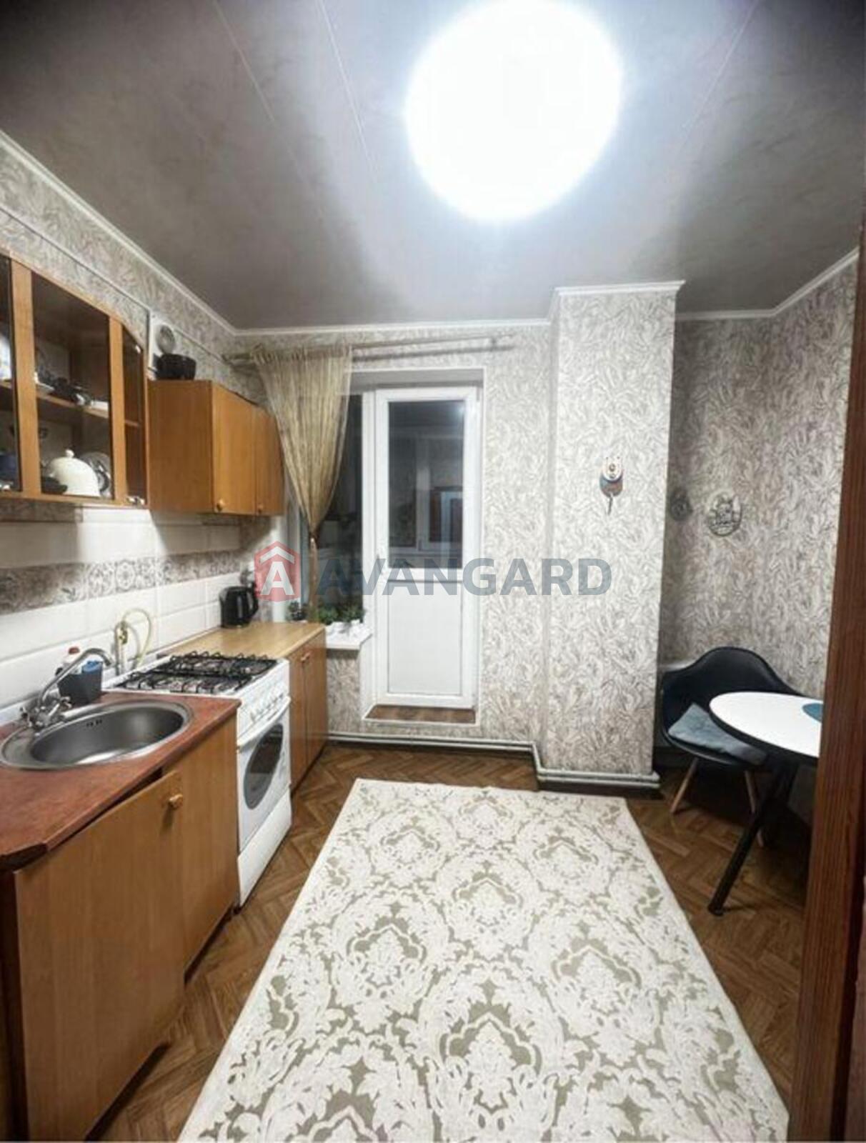 2 ��. ��������, 47/-/8 ��. �., 3/5 ������ ���� 3