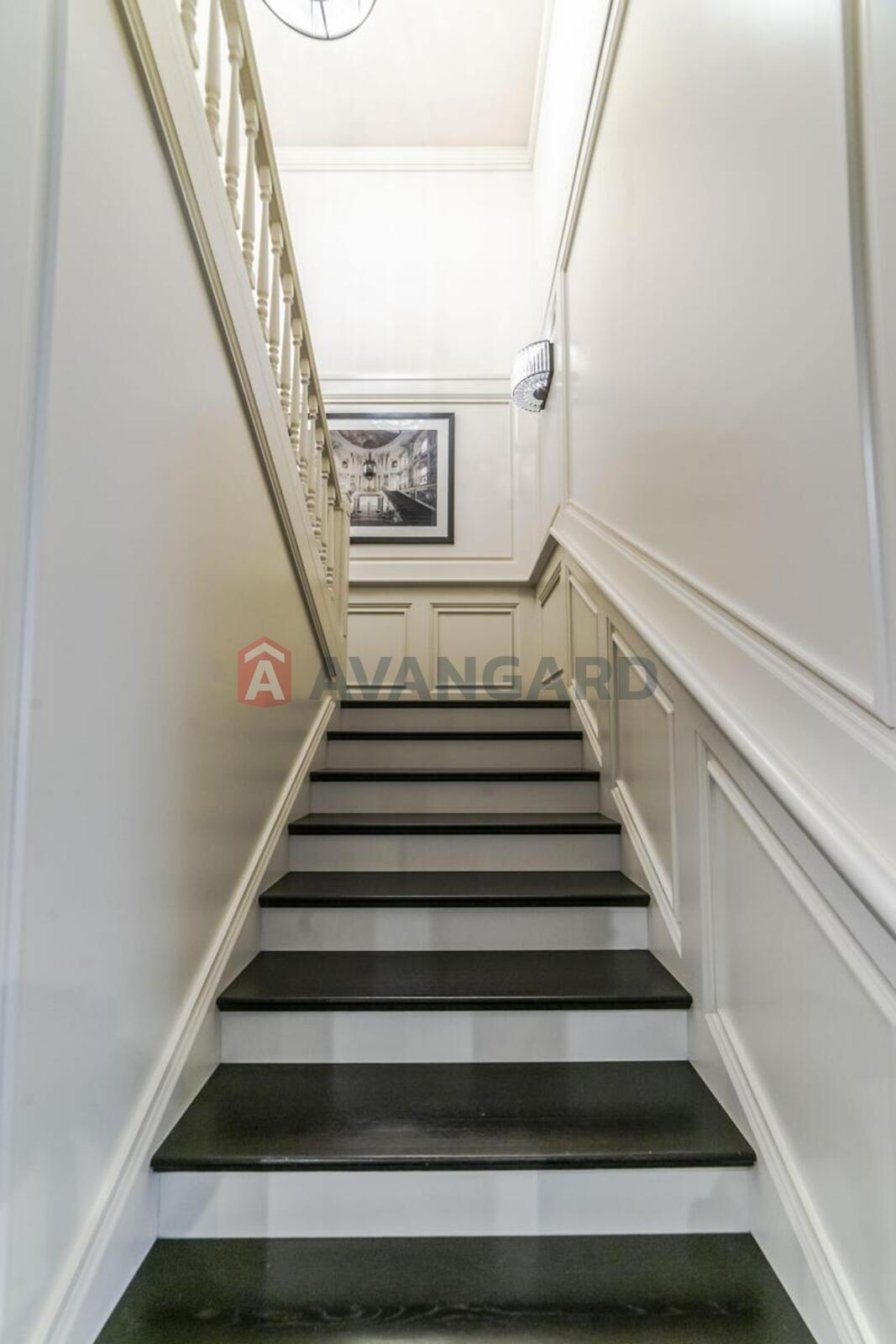 6 ��. ��������, 660/179/32 ��. �., 8/9 ������ ���� 13