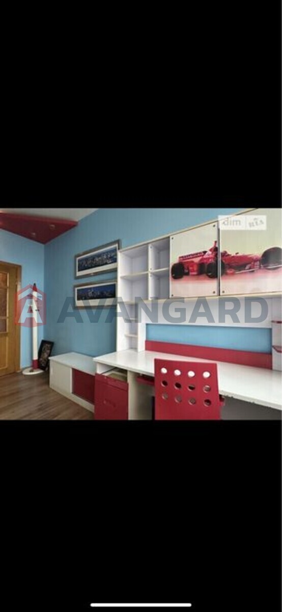 3 ����. ��������, 109/-/14 ��. �., 6/8 ���� ���� 18