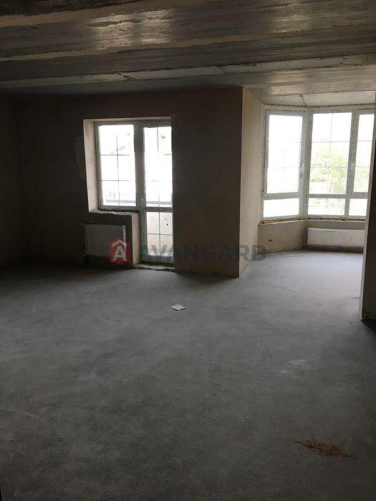 3 ��. ��������, 130/-/42 ��. �., 4/5 ������ ���� 3