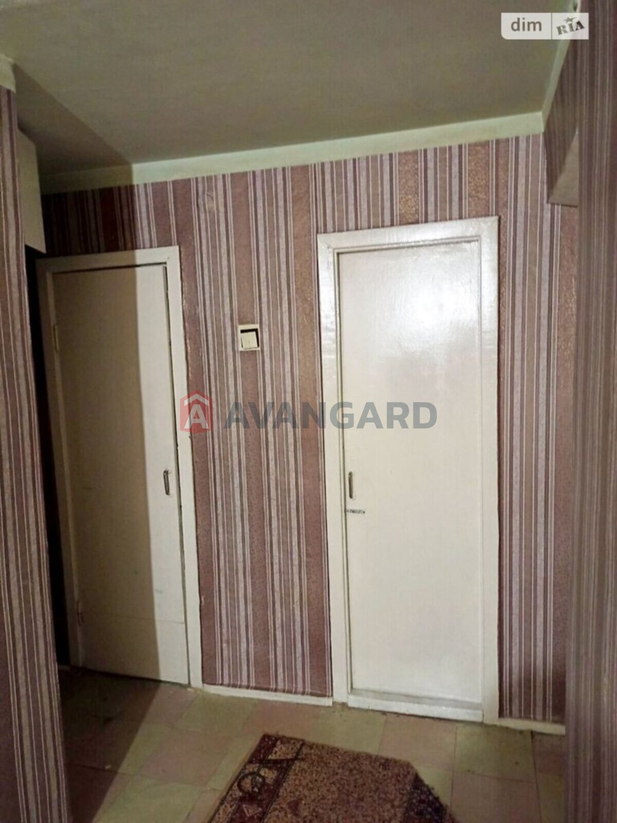 4 ����. ��������, 82/51/7 ��. �., 5/9 ���� ���� 29