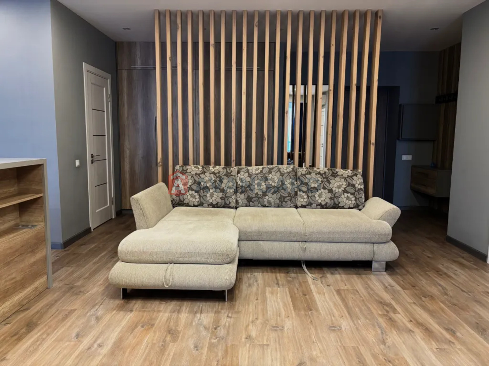 3 ��. ��������, 78/22/29 ��. �., 9/11 ������ ���� 1