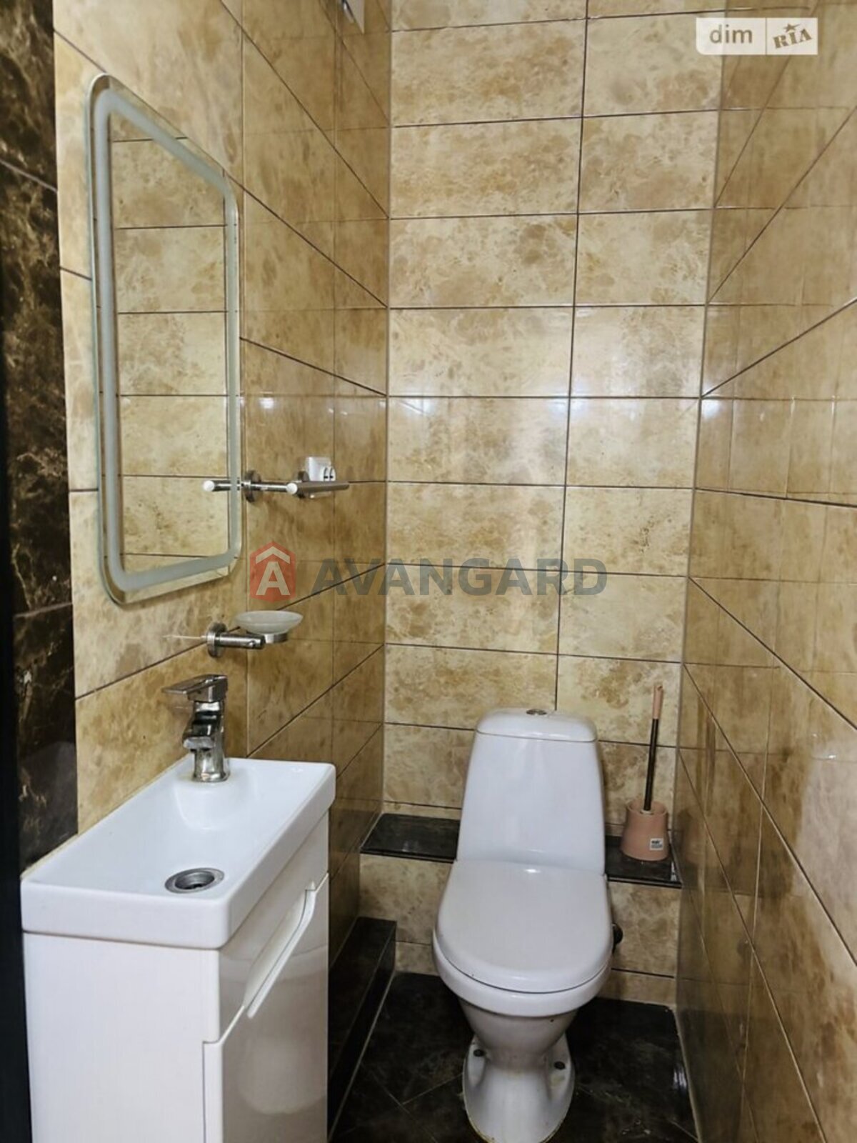 3 ��. ��������, 74/-/- ��. �., 2/4 ������ ���� 12