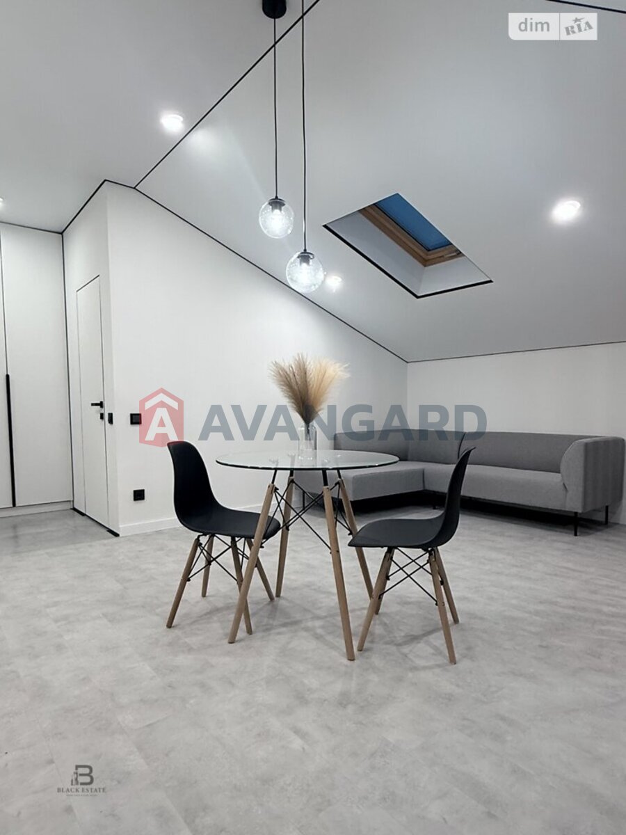 1 ��. ��������, 40/-/15 ��. �., 3/3 ������ ���� 4