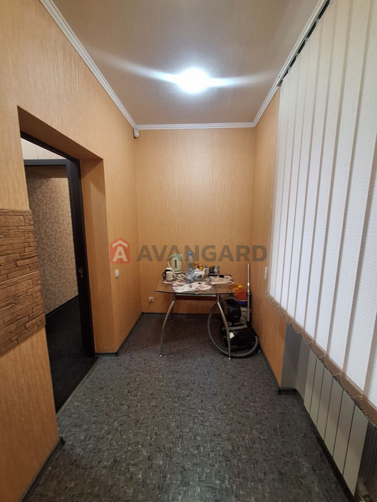 3 ����. ��������, 58,1/39,6/6,7 ��. �., 1/4 ���� ���� 9