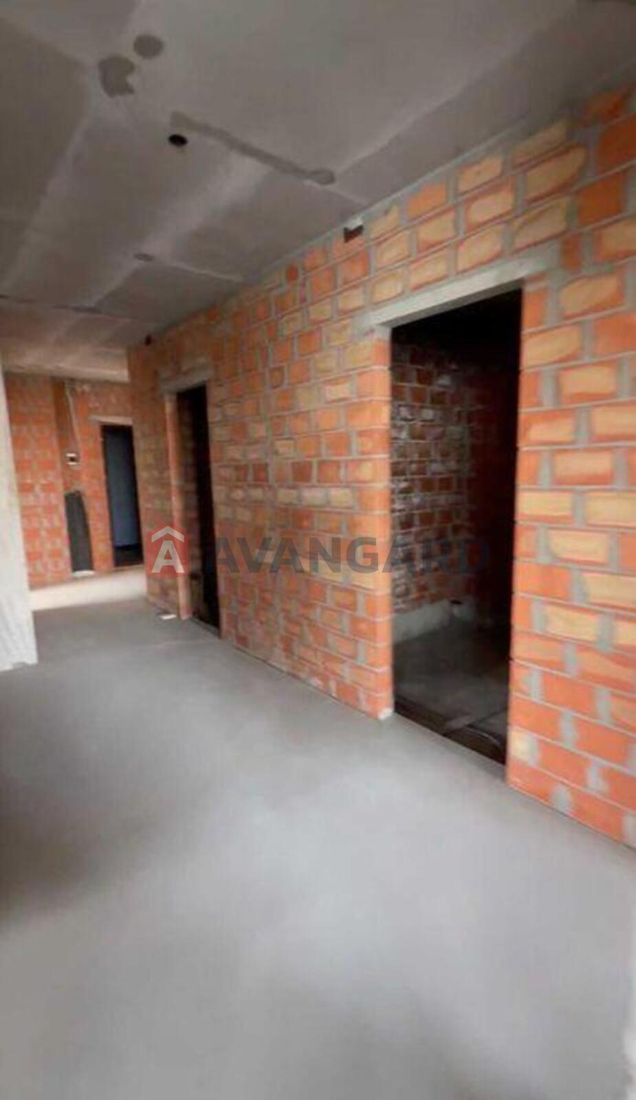 3 ��. ��������, 124/-/52 ��. �., 20/25 ������ ���� 21