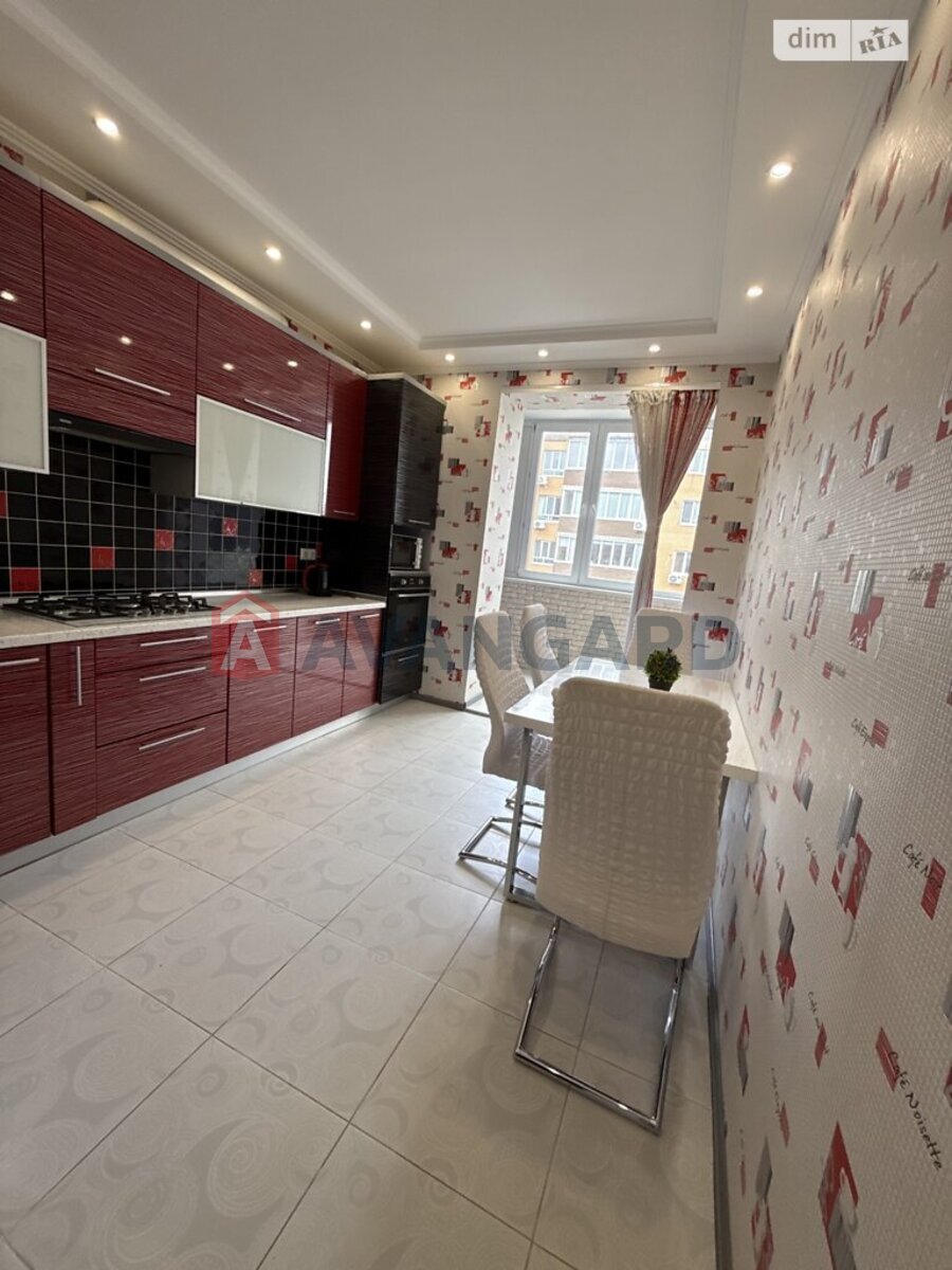 2 ����. ��������, 76/-/- ��. �., 8/11 ���� ���� 9