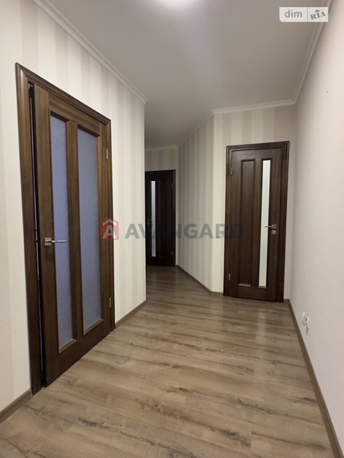 4 ��. ��������, 147/70/14 ��. �., 9/9 ������ ���� 29