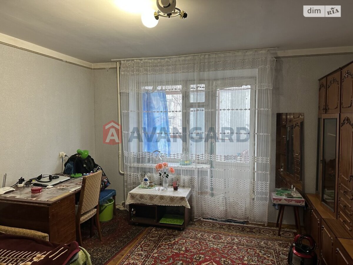 3 ��. ��������, 68/40/10 ��. �., 2/9 ������ ���� 5