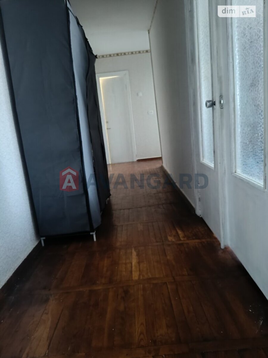 3 ����. ��������, 70/-/7.3 ��. �., 8/9 ���� ���� 10