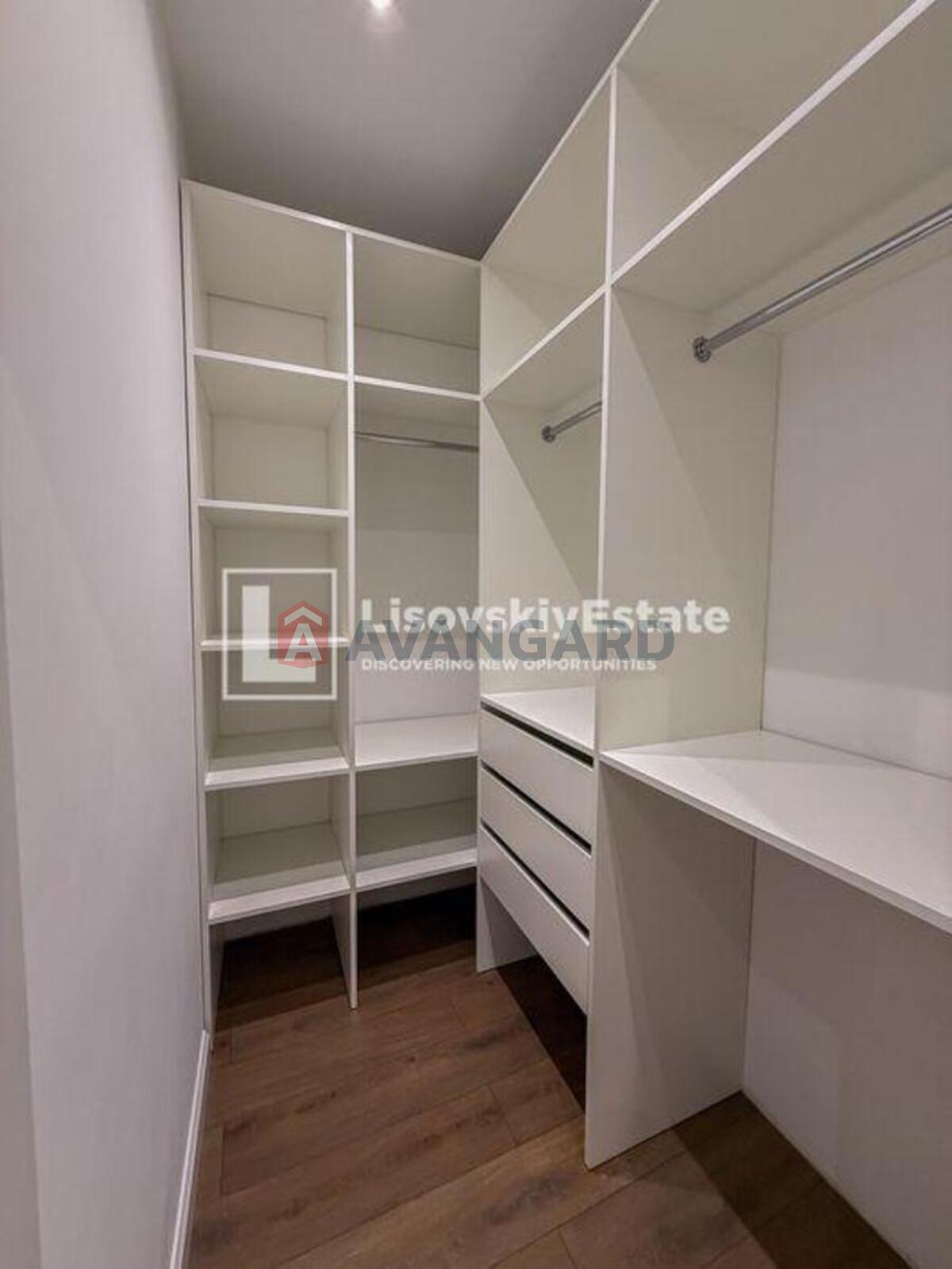 3 ��. ��������, 130/-/20 ��. �., 12/25 ������ ���� 17