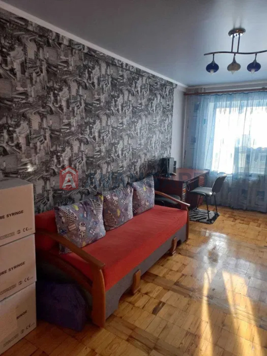 3 ����. ��������, 68/-/8 ��. �., 8/9 ���� ���� 20