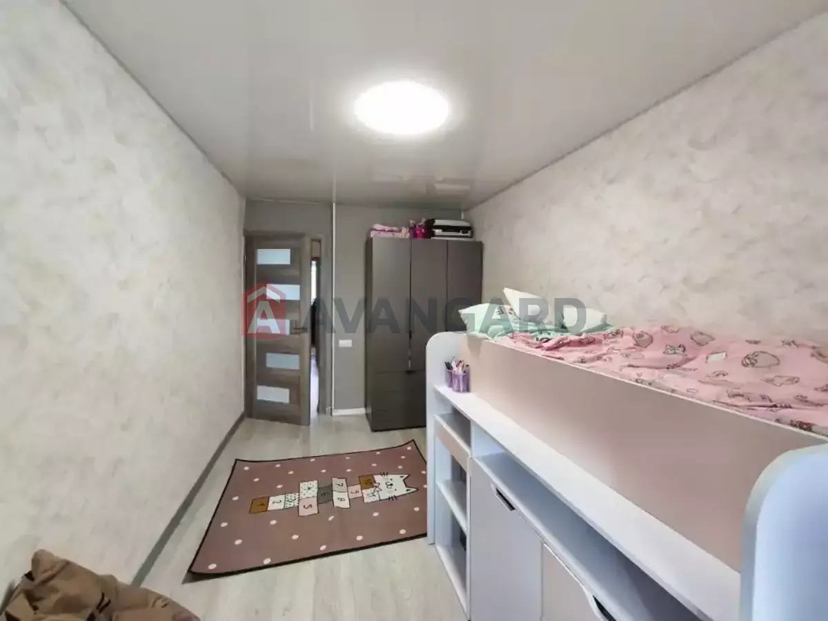 3 ��. ��������, 67/30/10 ��. �., 9/9 ������ ���� 12