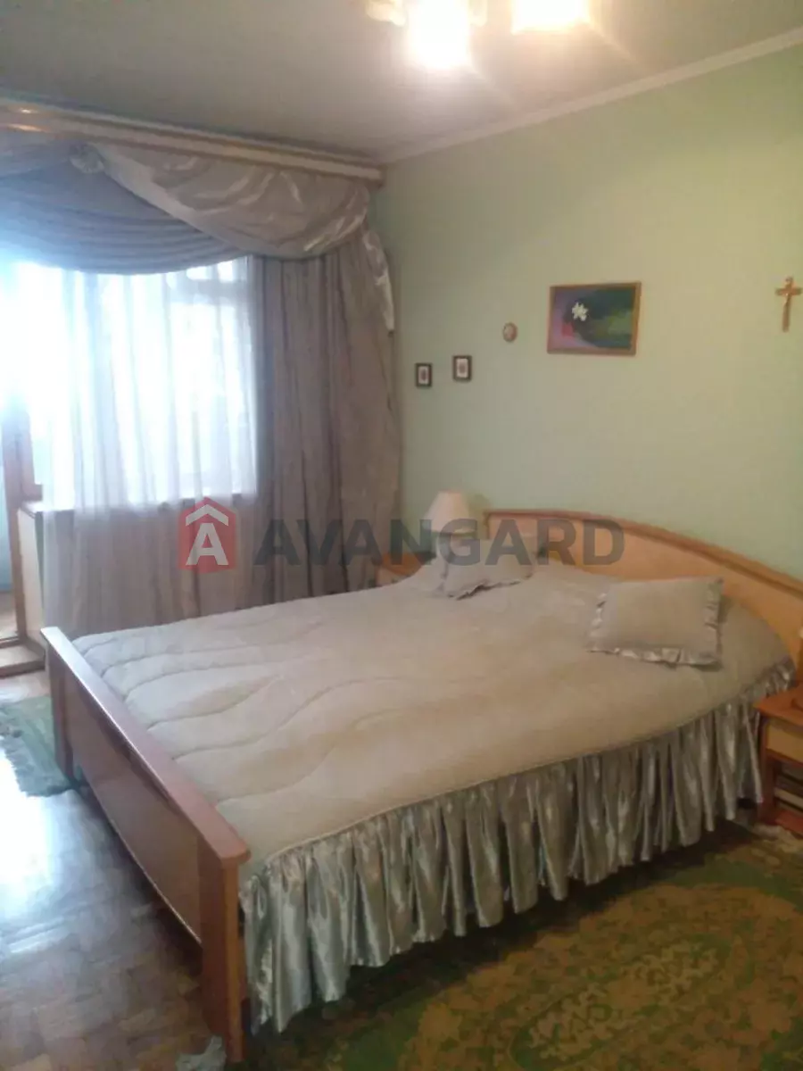 4 ����. ��������, 84/-/17 ��. �., 12/14 ���� ���� 6