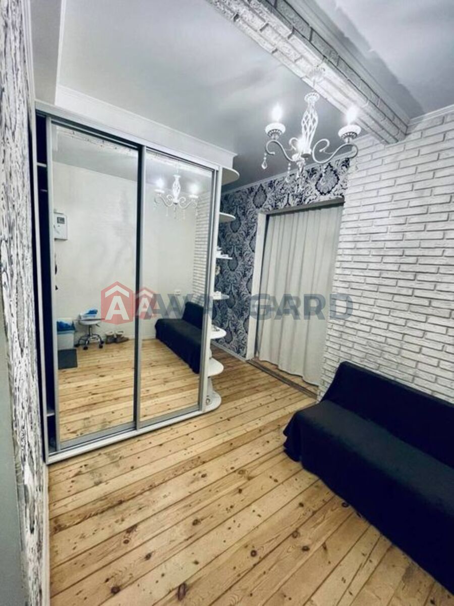 3 ��. ��������, 70/-/9 ��. �., 1/4 ������ ���� 10