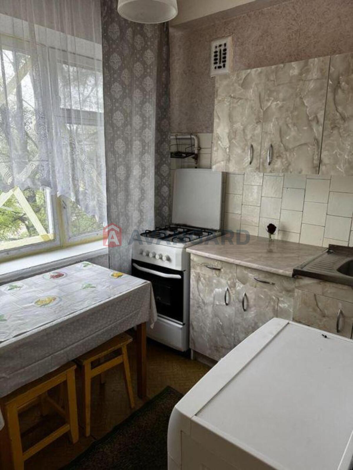 1 ��. ��������, 32/-/6 ��. �., 3/5 ������ ���� 8