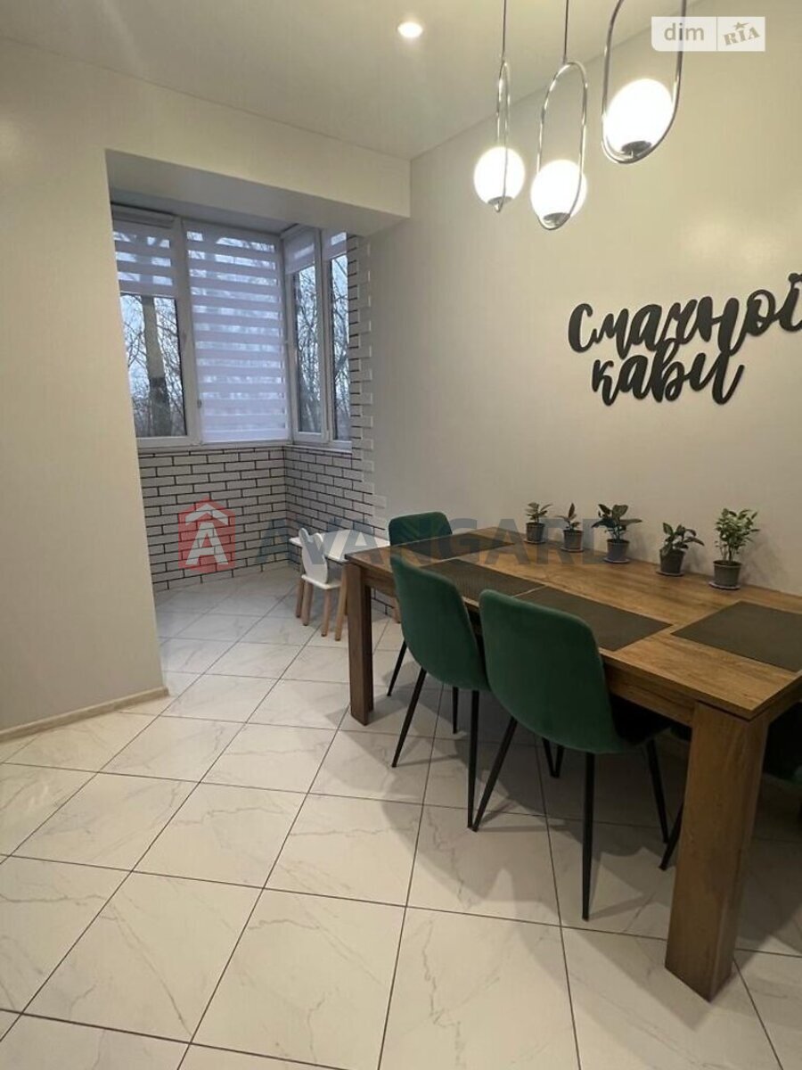 2 ����. ��������, 68/-/- ��. �., 5/5 ���� ���� 7