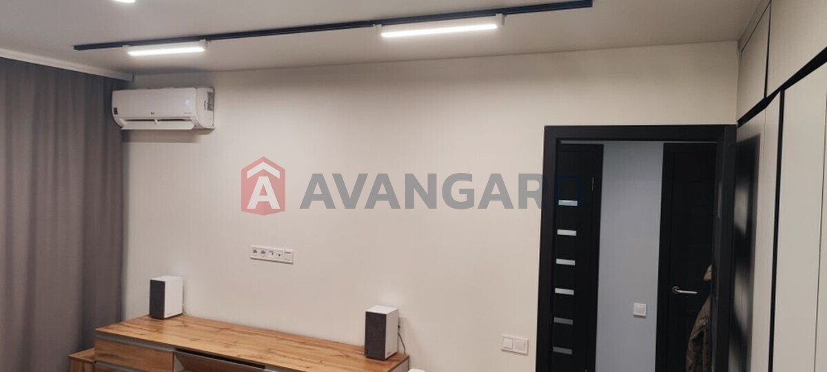 1 . , 35/-/7 . ., 1/9   5