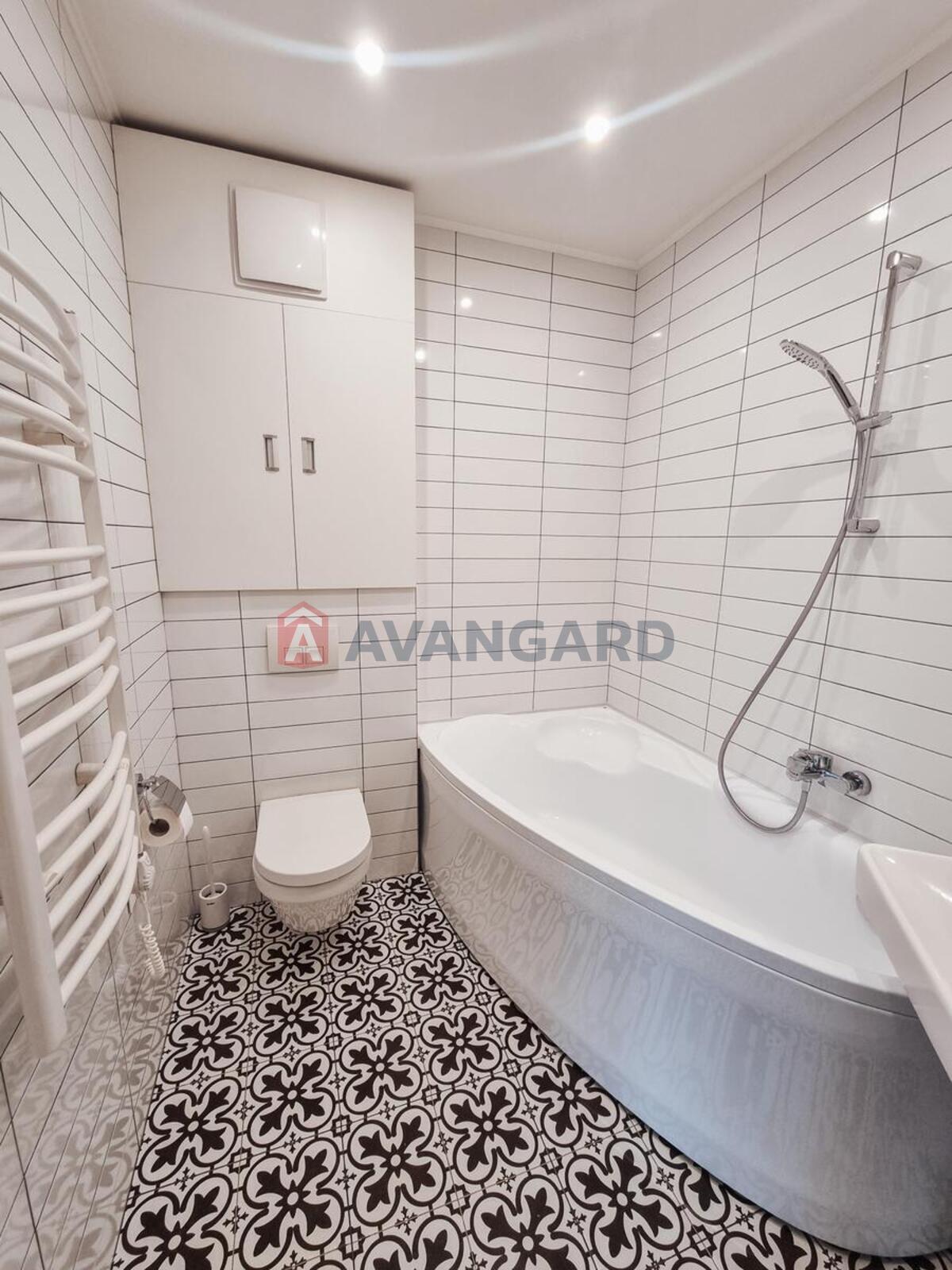 4 ����. ��������, 97/60/- ��. �., 17/20 ���� ���� 8