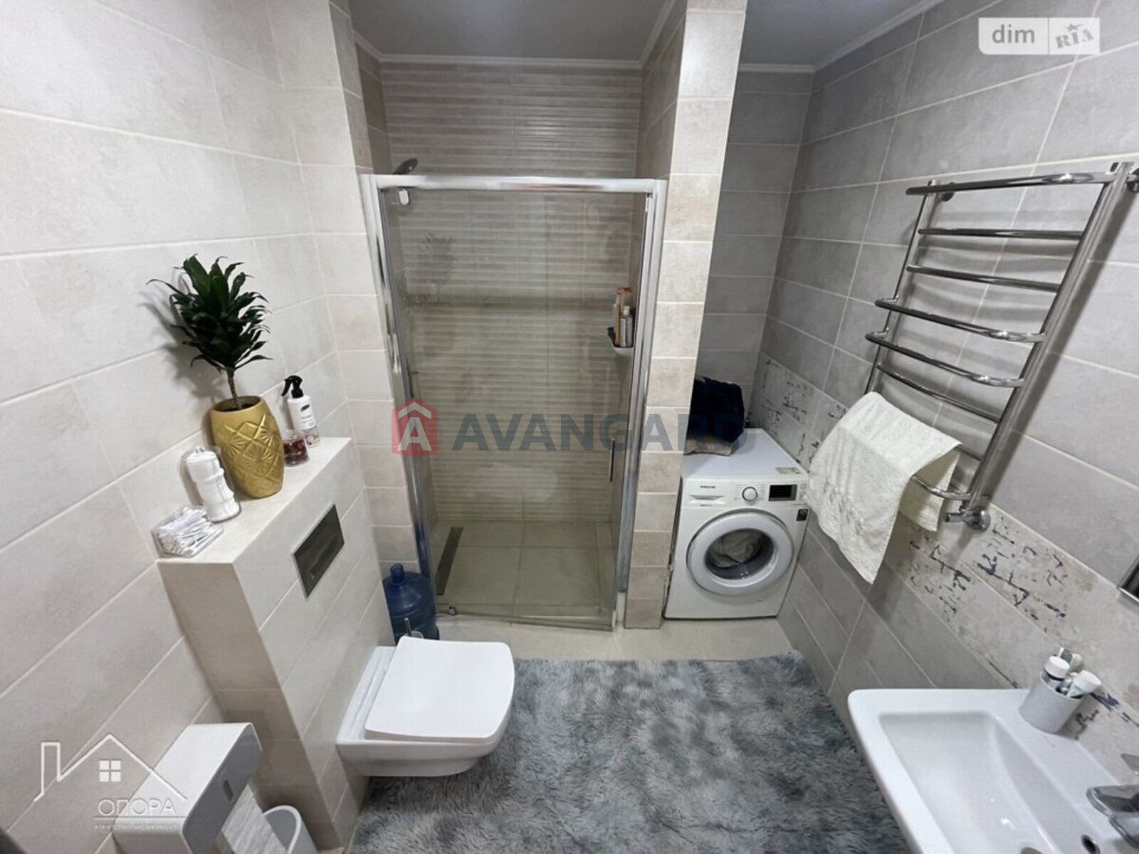 3 ��. ��������, 118/41/40 ��. �., 8/10 ������ ���� 30