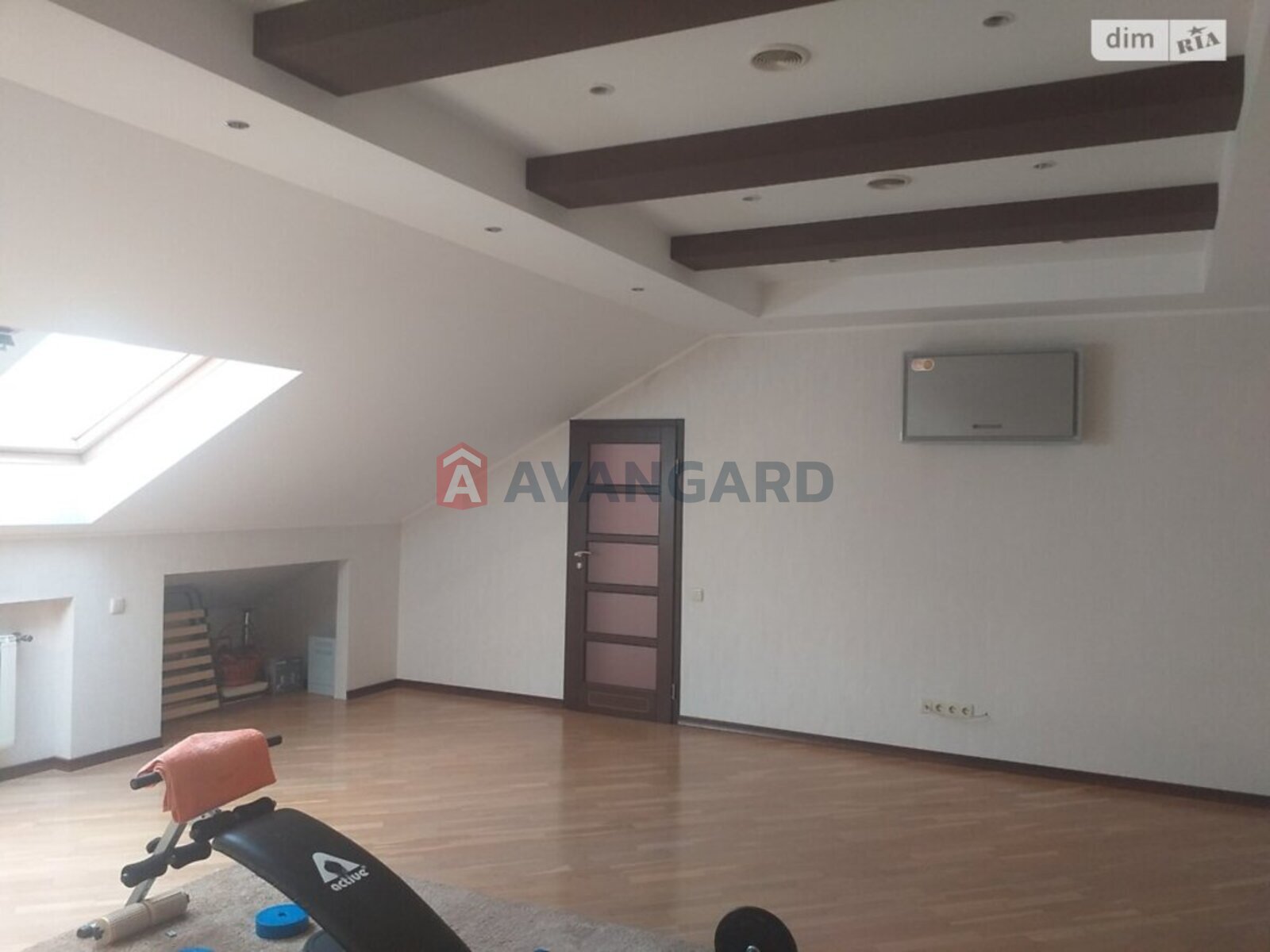 4 ����. ��������, 156/107/15 ��. �., 3/4 ���� ���� 15