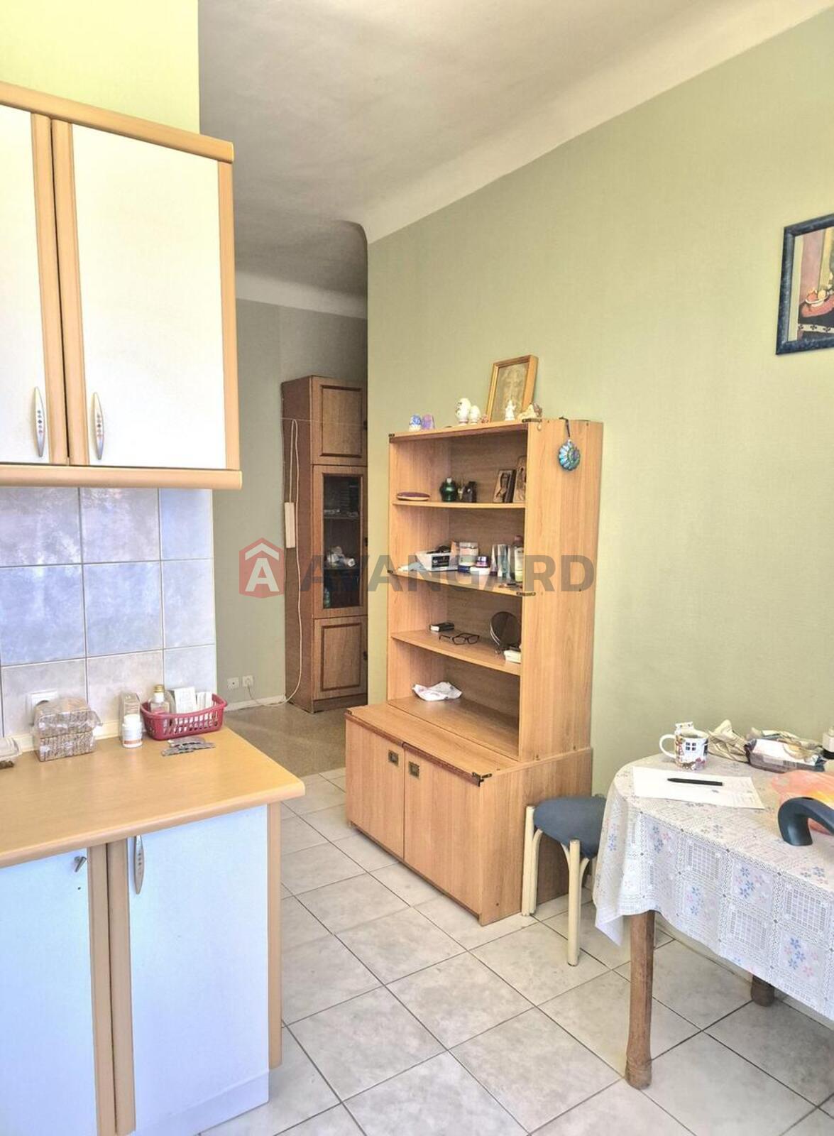 3 ��. ��������, 70/-/9 ��. �., 2/5 ������ ���� 5