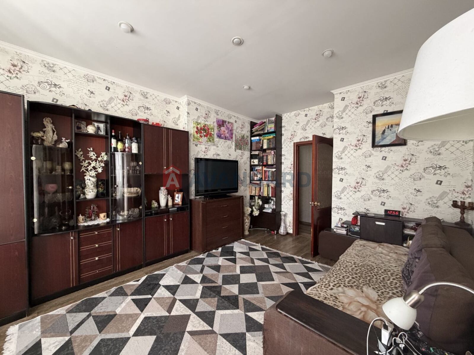 2 ��. ��������, 50,5/27,8/6,3 ��. �., 3/3 ������ ���� 5