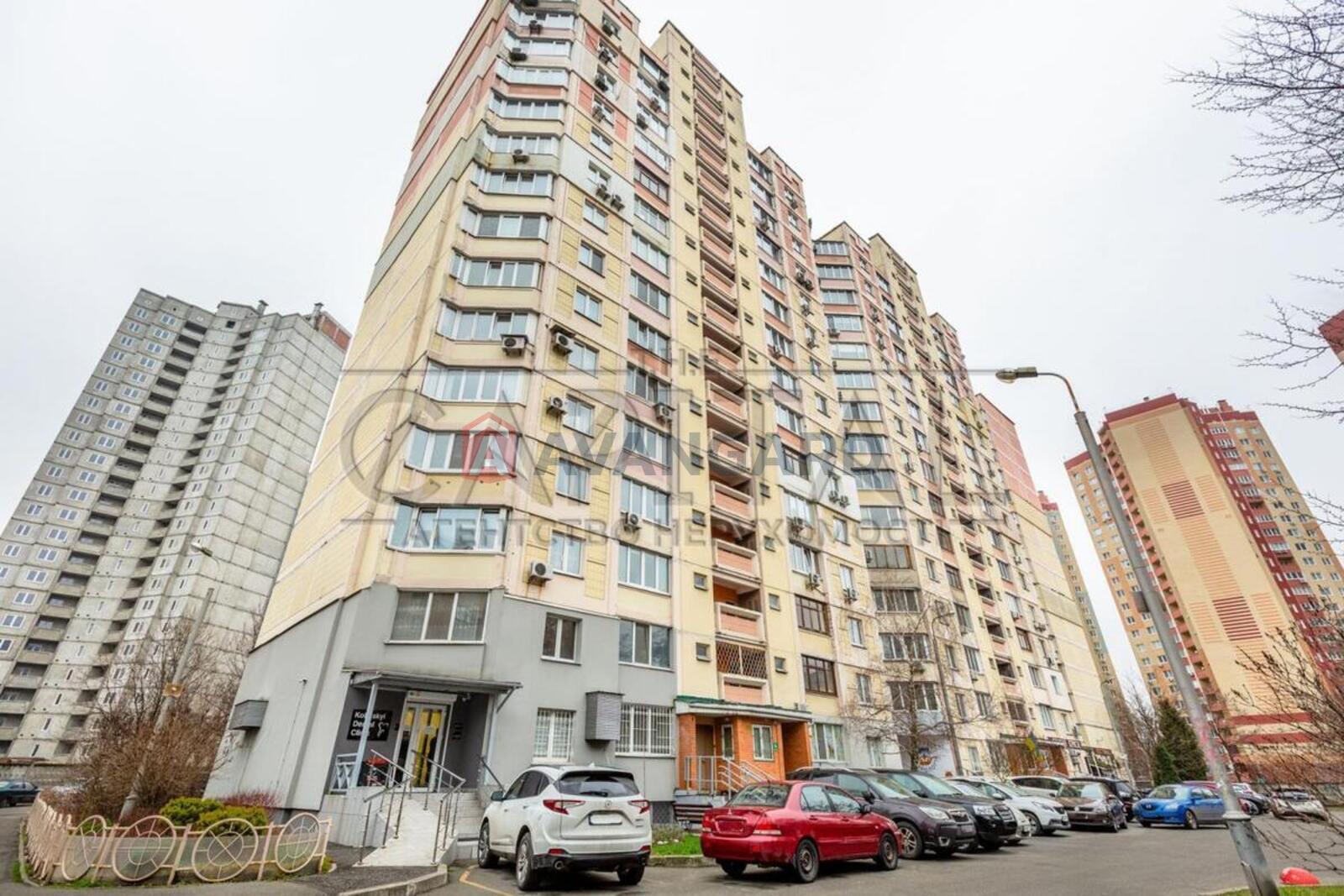 4 ��. ��������, 92/35/11 ��. �., 12/15 ������ ���� 19