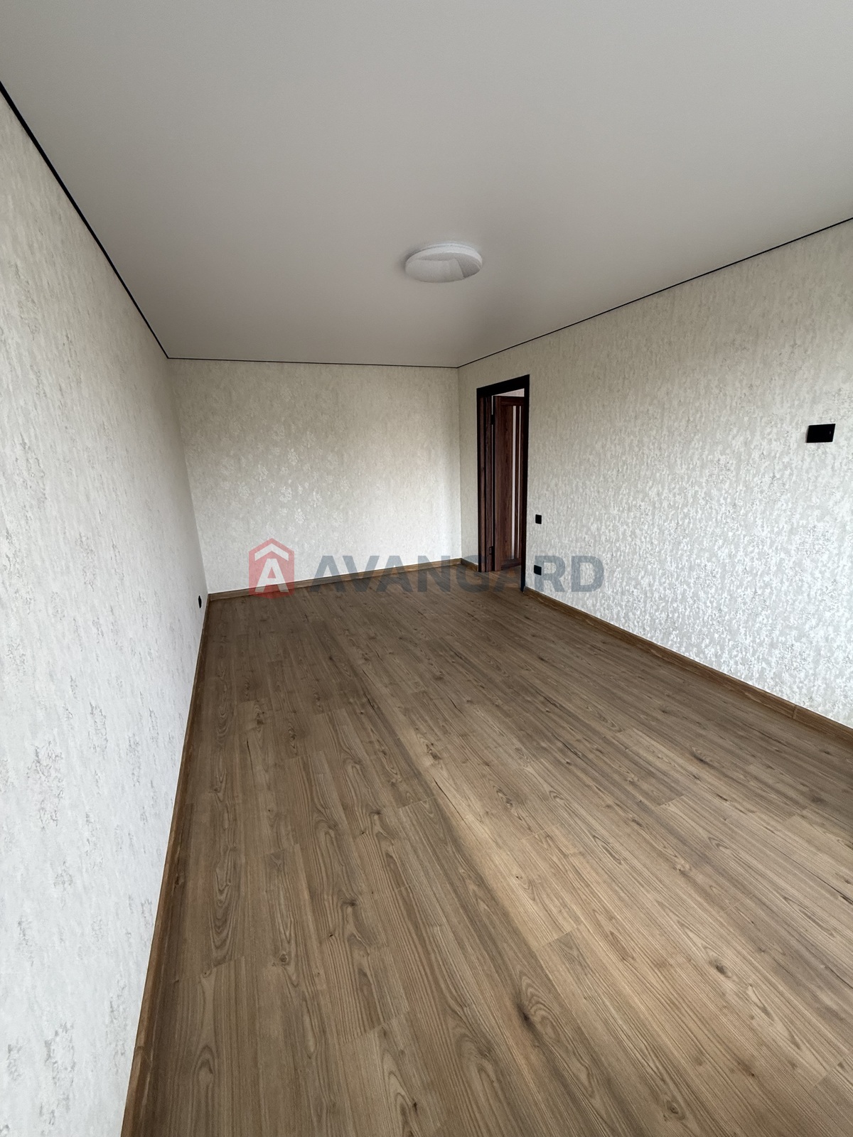 2 ��. ��������, 48/30/8 ��. �., 3/9 ������ ���� 11