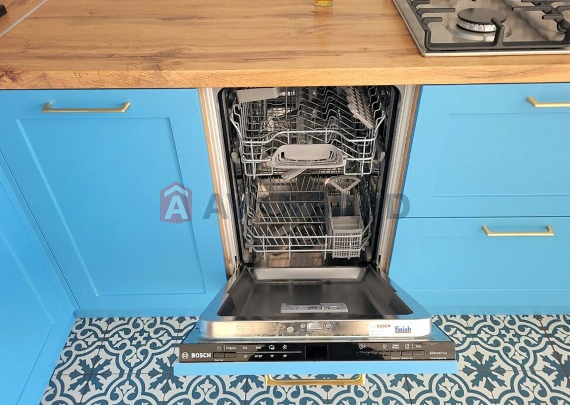 3 ��. ��������, 82/43/12 ��. �., 7/7 ������ ���� 5