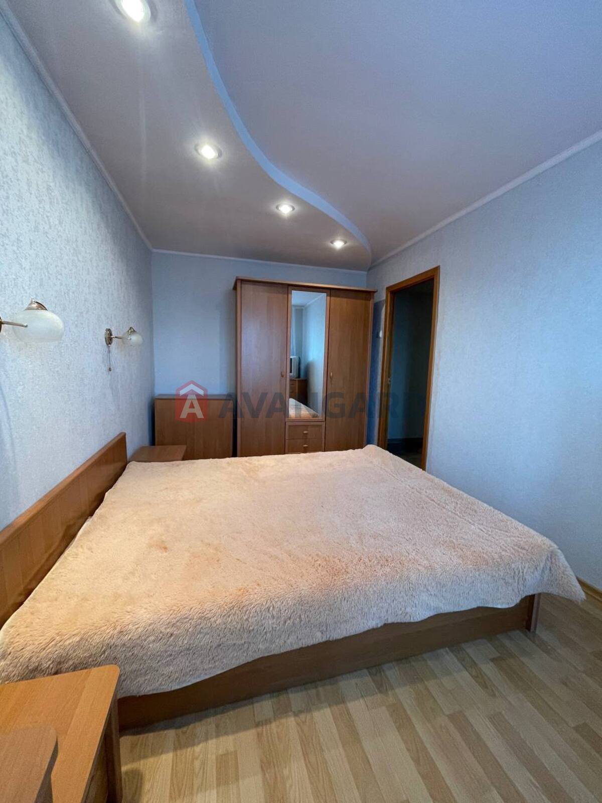 2 ����. ��������, 49/-/8 ��. �., 9/10 ���� ���� 3