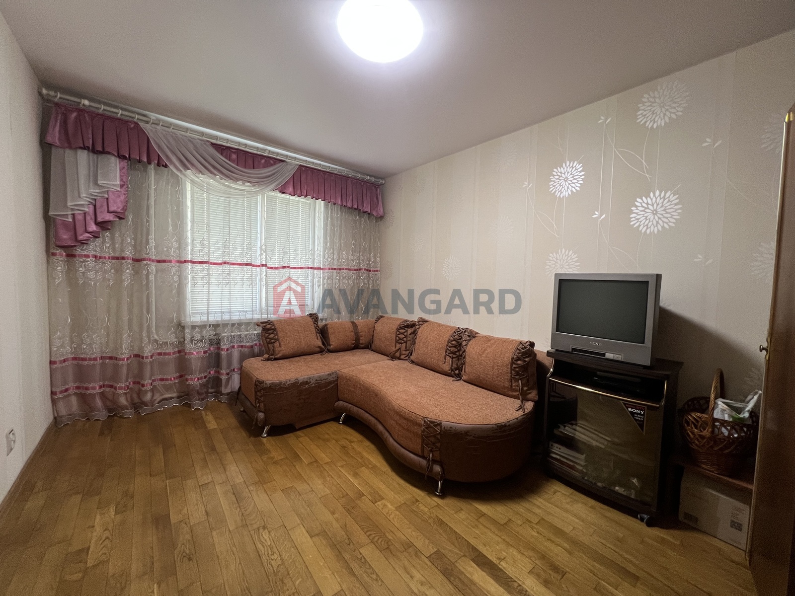 2 ��. ��������, 49/-/84 ��. �., 3/9 ������ ���� 7