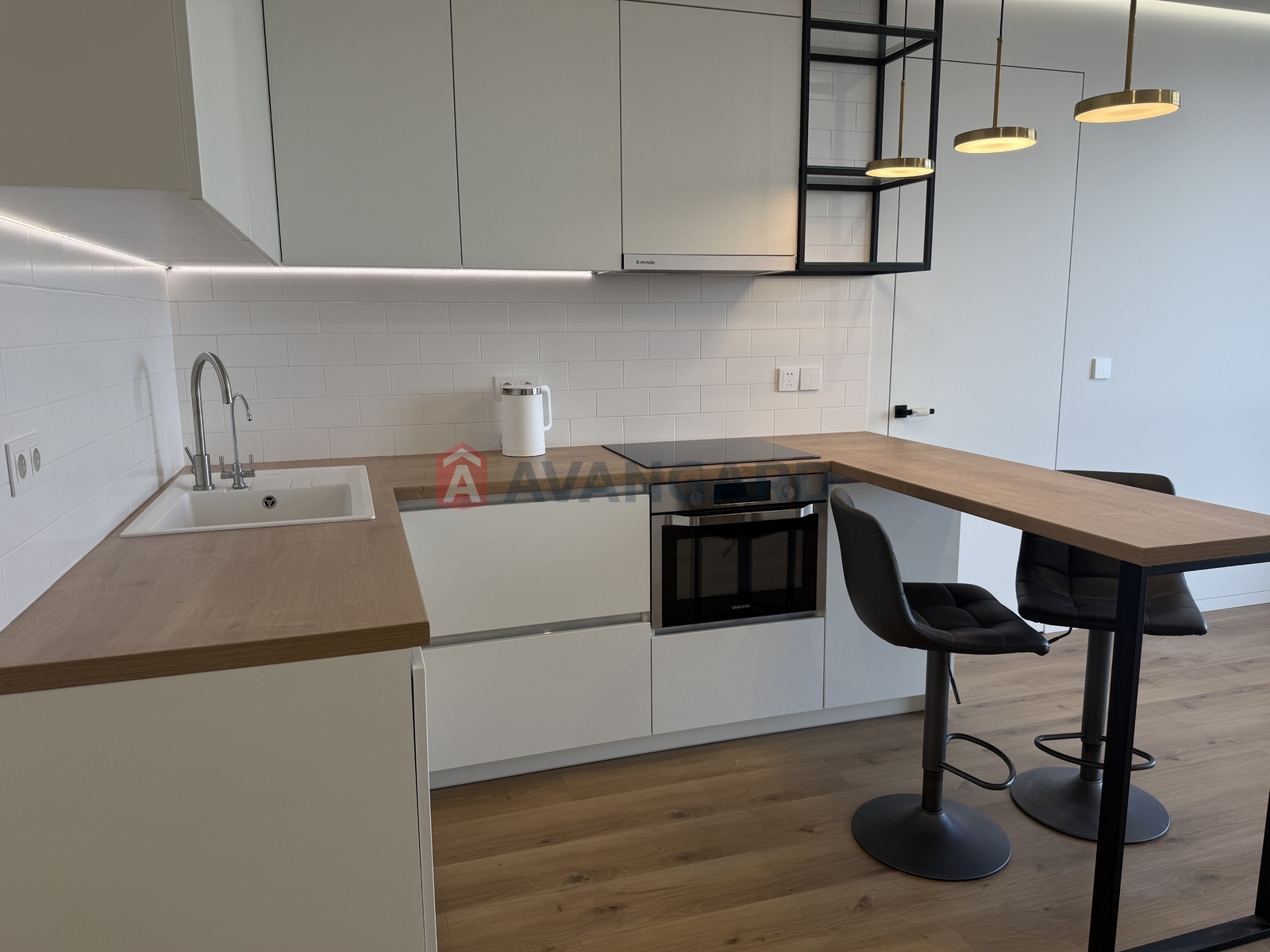 2 ��. ��������, 49/-/21 ��. �., 18/26 ������ ���� 8