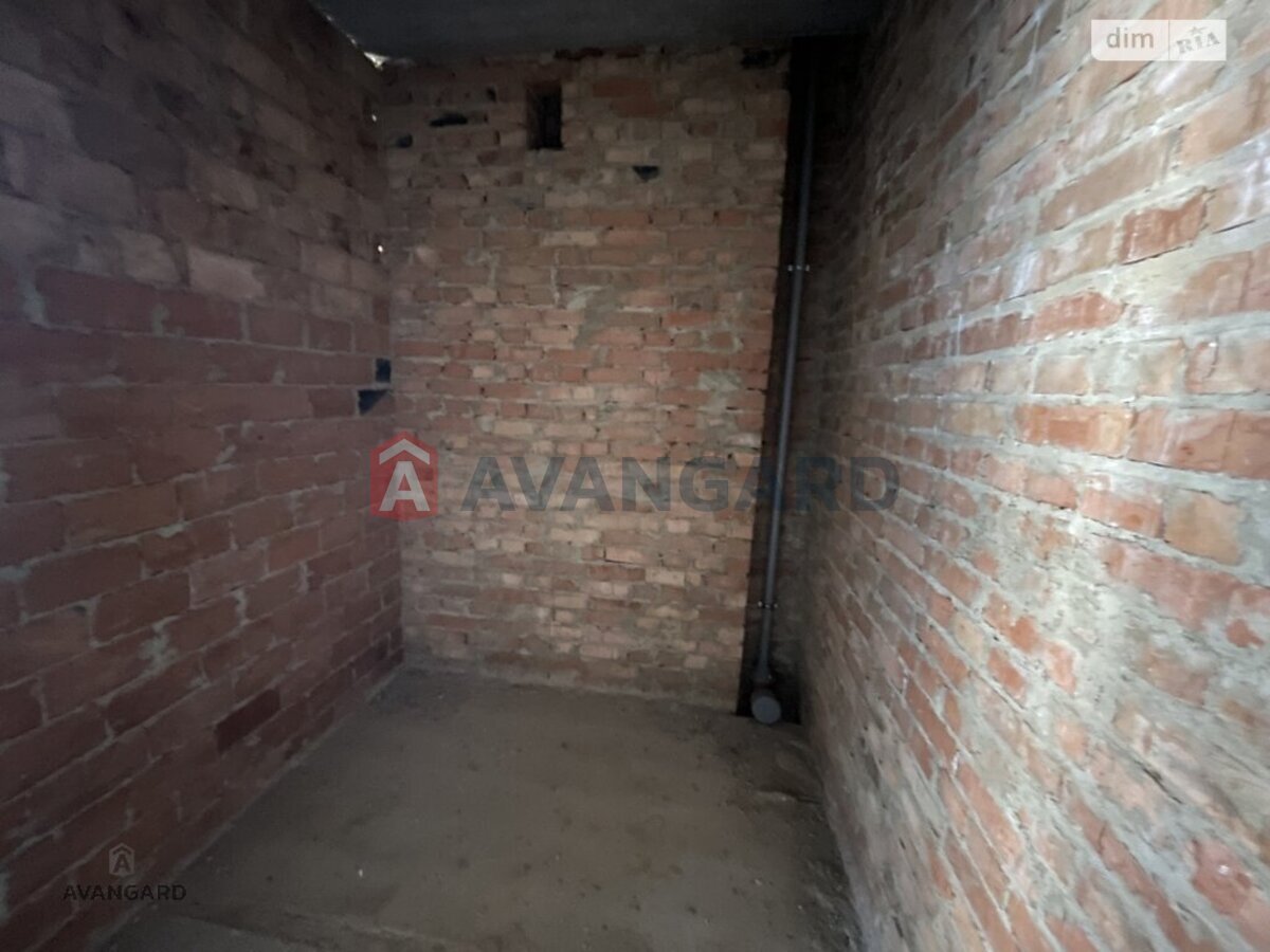 1 ����. ��������, 39/15.7/11.6 ��. �., 3/4 ���� ���� 4