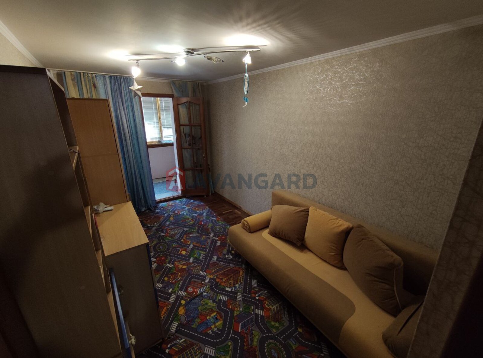 3 ��. ��������, 70/-/25 ��. �., 4/9 ������ ���� 16