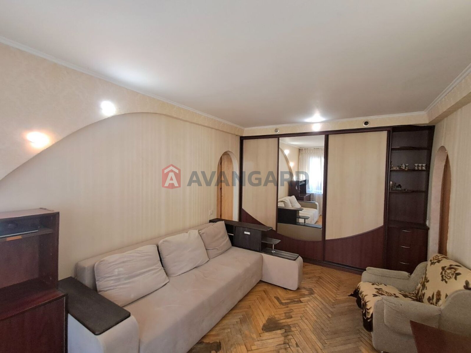 2 ��. ��������, 40/24,3/7,3 ��. �., 2/5 ������ ���� 1