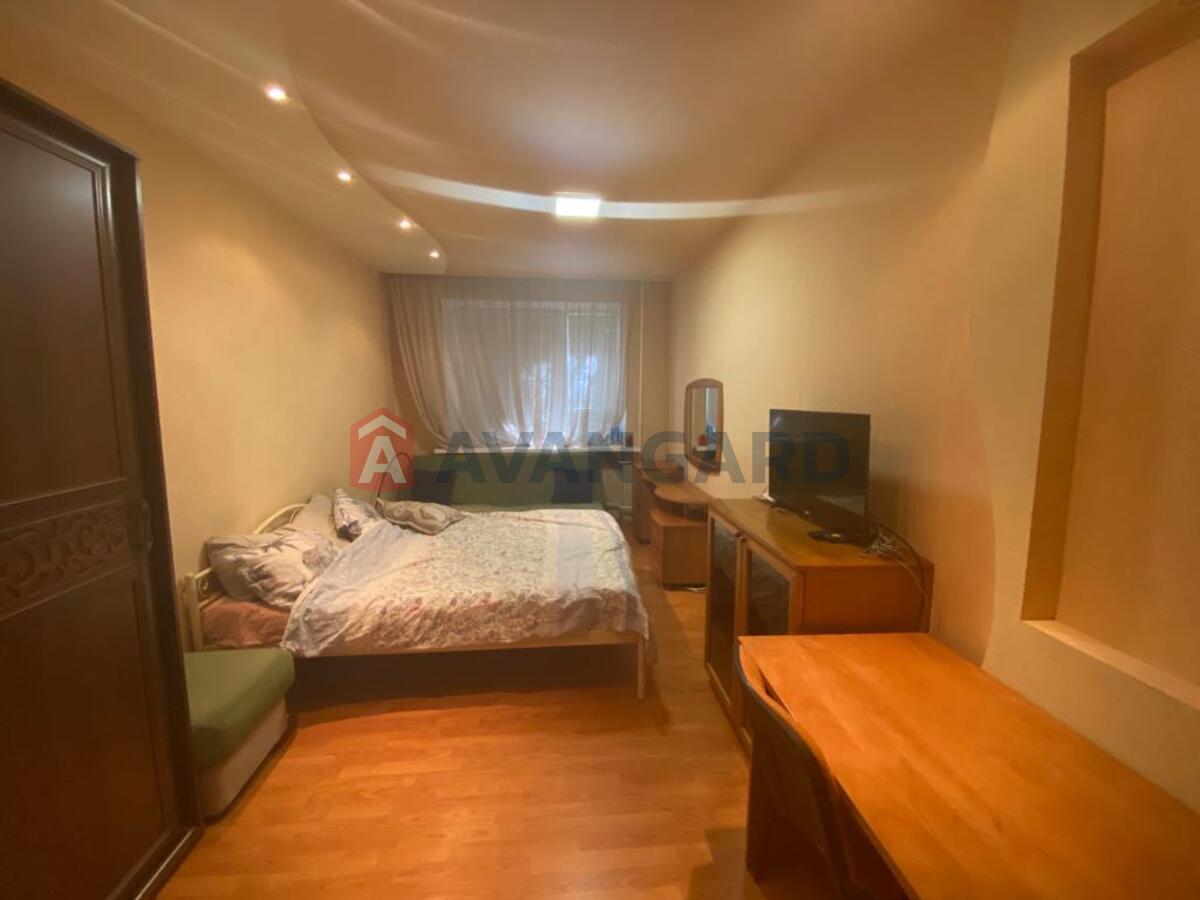 2 ��. ��������, 52/-/- ��. �., 1/5 ������ ���� 9