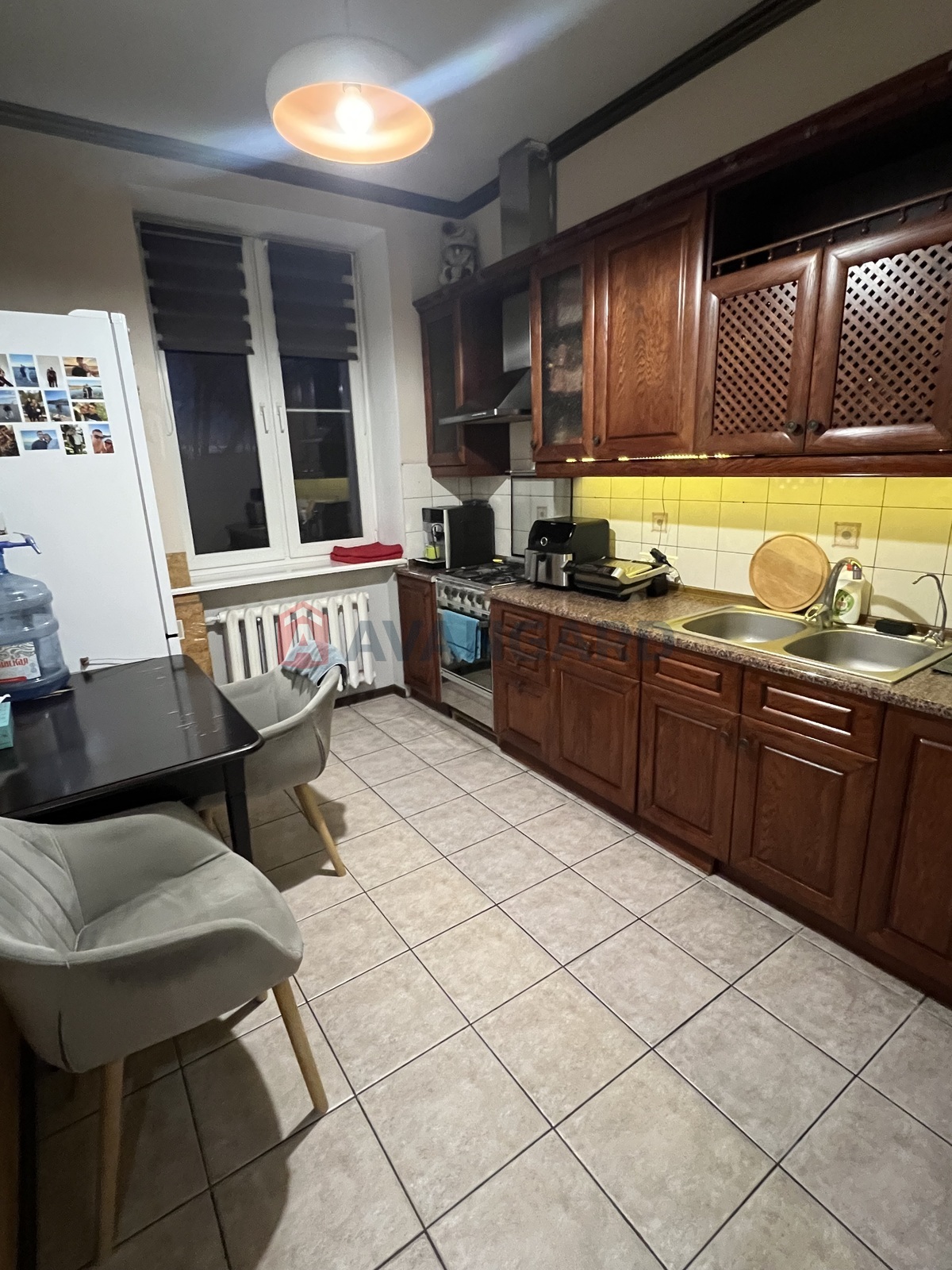 3 ��. ��������, 82/-/9 ��. �., 5/5 ������ ���� 19