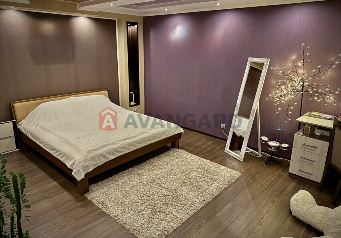 3 ����. ��������, 93/53/35 ��. �., 4/5 ���� ���� 19