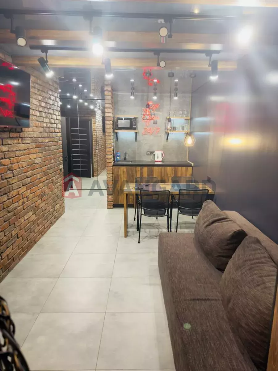 2 ��. ��������, 45/-/15 ��. �., 4/12 ������ ���� 18