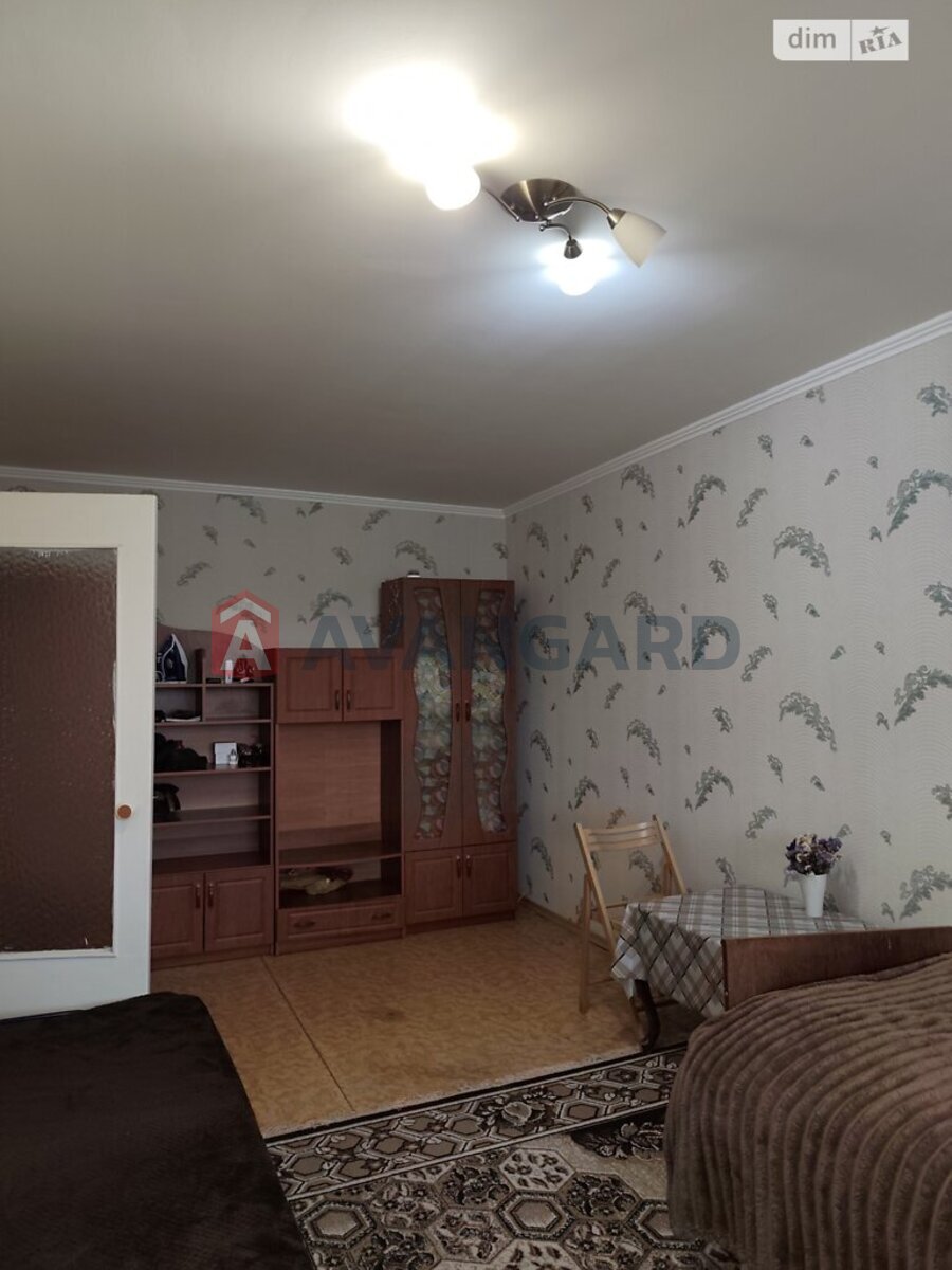 1 ��. ��������, 38/-/7 ��. �., 9/9 ������ ���� 9