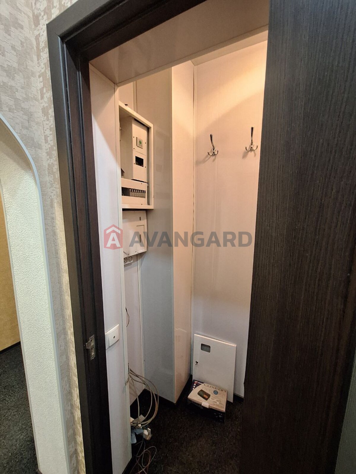 3 ����. ��������, 58,1/39,6/6,7 ��. �., 1/4 ���� ���� 6