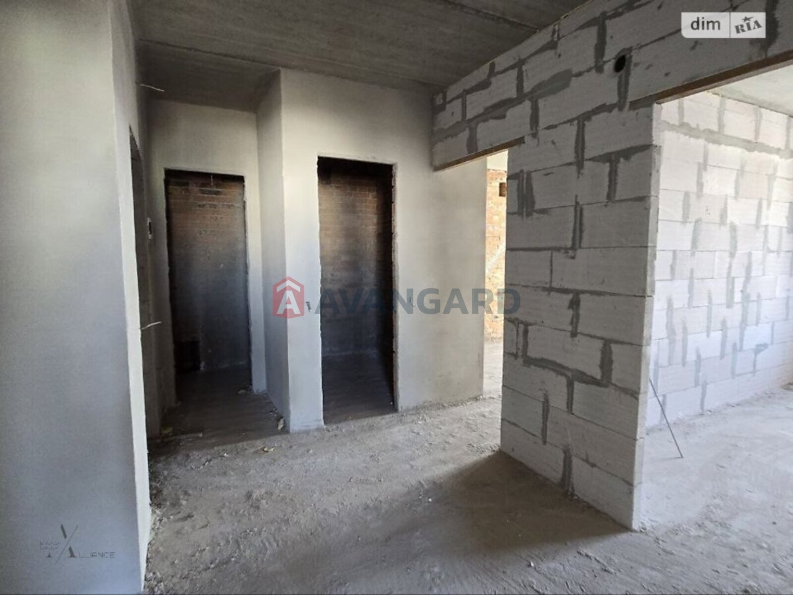 3 ��. ��������, 83/47/17 ��. �., 8/10 ������ ���� 6