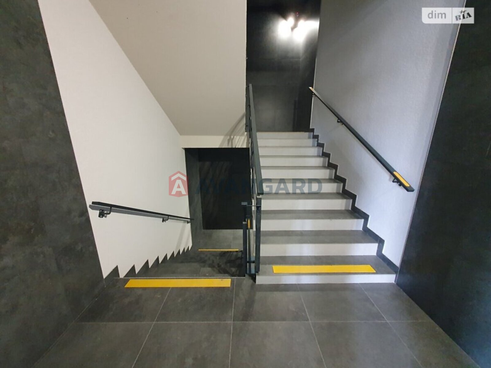 1 ��. ��������, 67/-/- ��. �., 4/5 ������ ���� 10