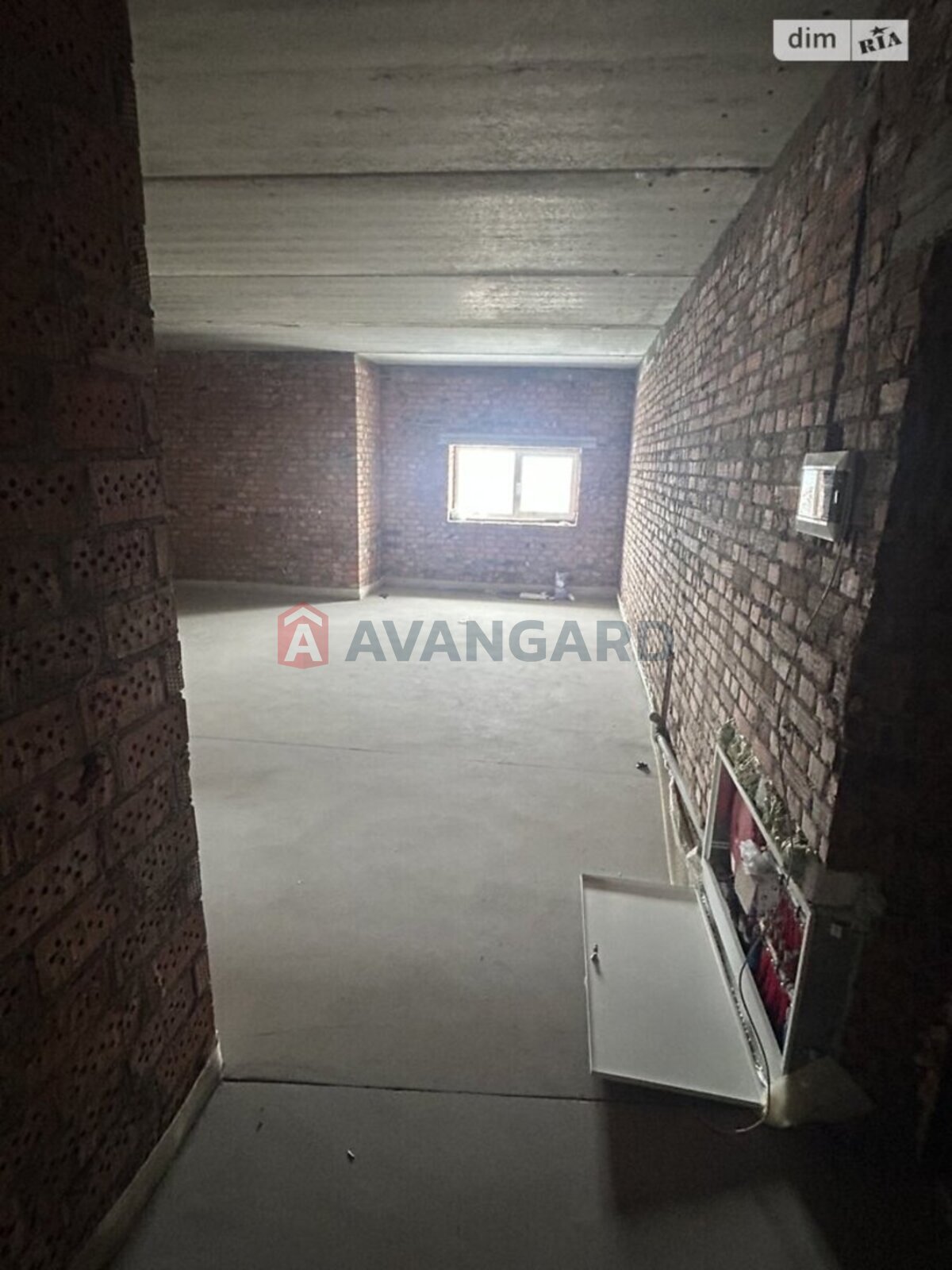 2 ��. ��������, 57/-/- ��. �., 9/10 ������ ���� 1