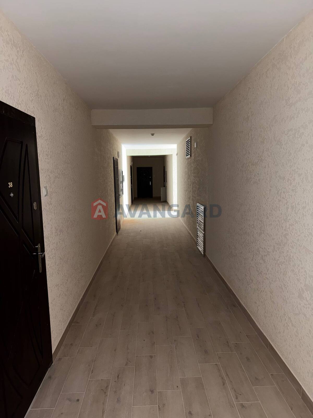 2 ��. ��������, 80.7/40/17 ��. �., 6/10 ������ ���� 5