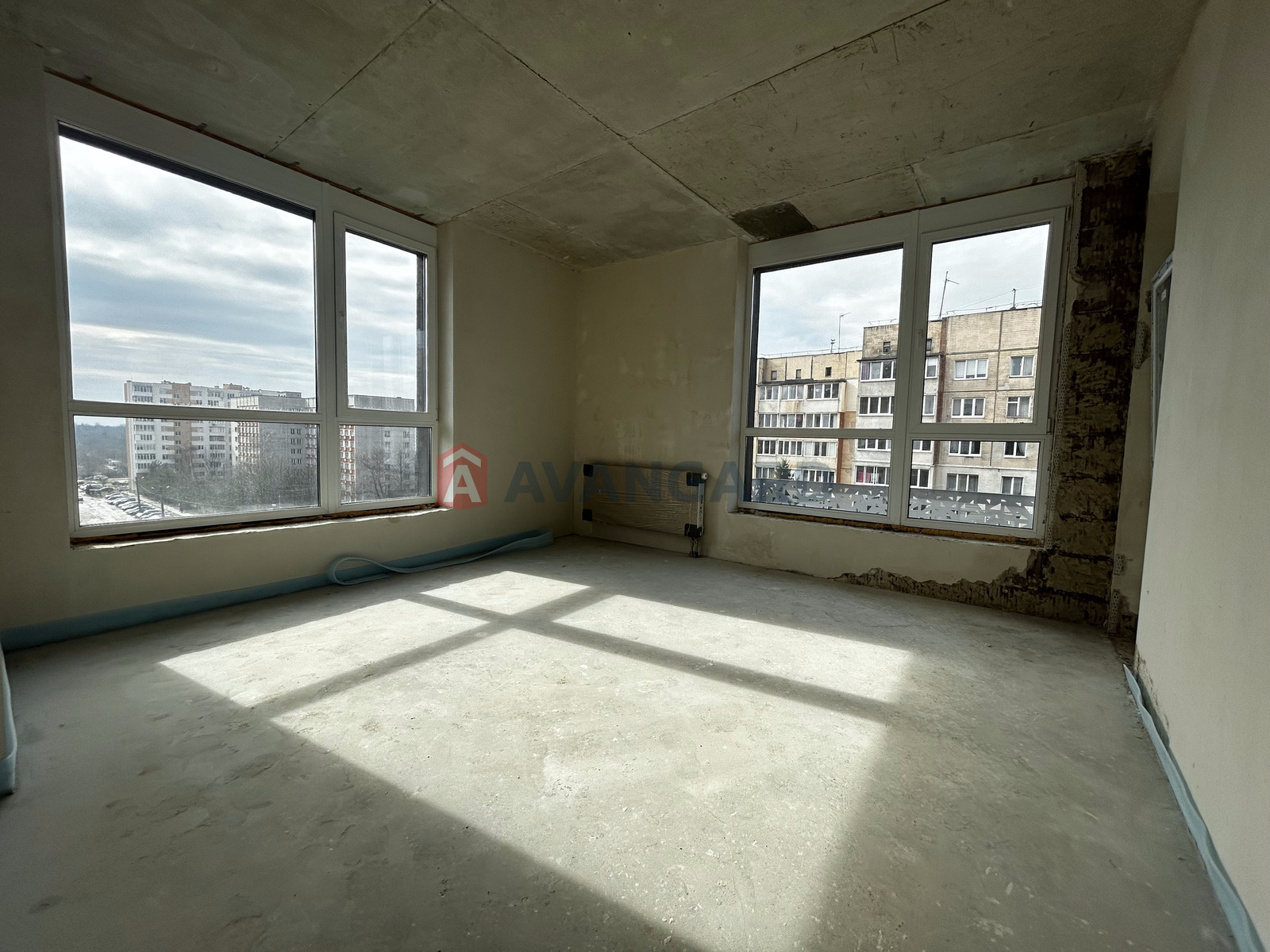 2 ��. ��������, 56.6/28.6/14.2 ��. �., 6/7 ������ ���� 18