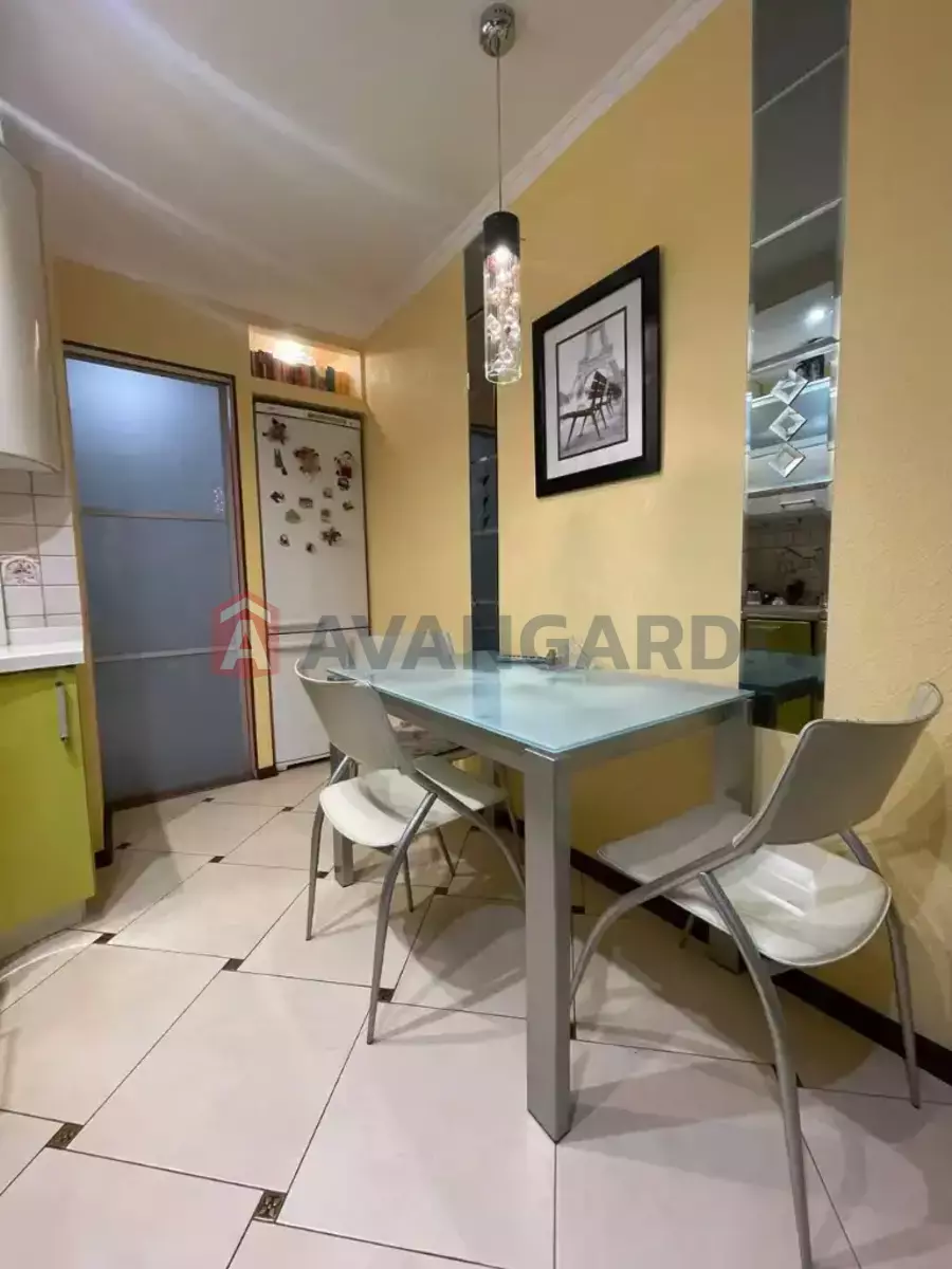 3 ����. ��������, 70/41/8 ��. �., 11/16 ���� ���� 4