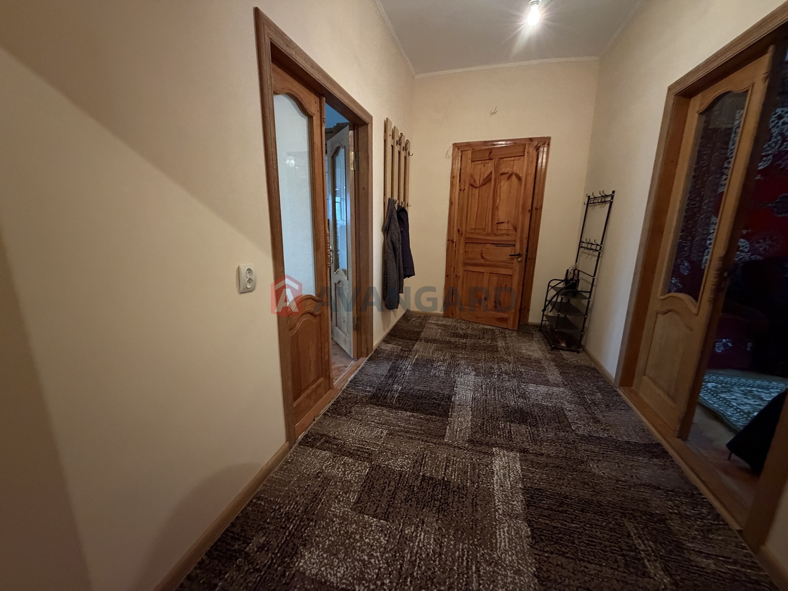 3 ��. ��������, 86/56/9 ��. �., 2/2 ������ ���� 10